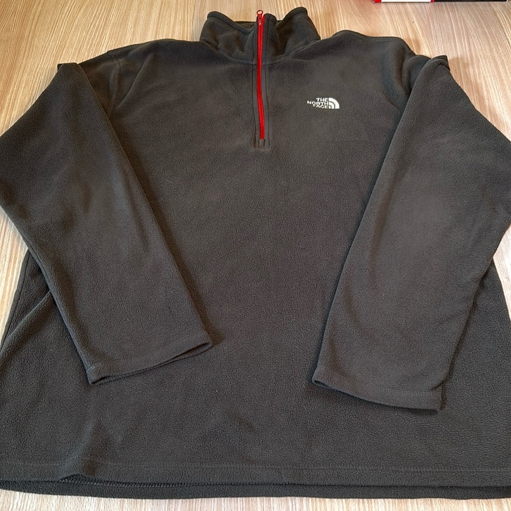 The North Facee 1/4 zip gray fleece jacket